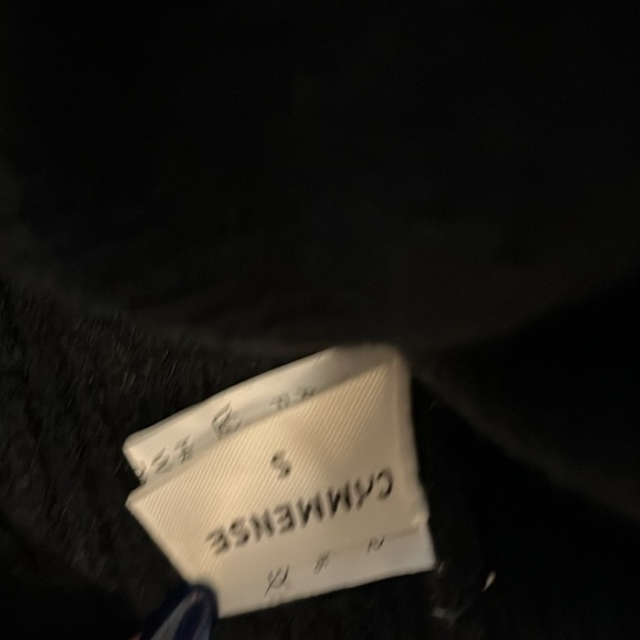 Commense Patchwork V-neck Button Sweater - Picture 4 of 6